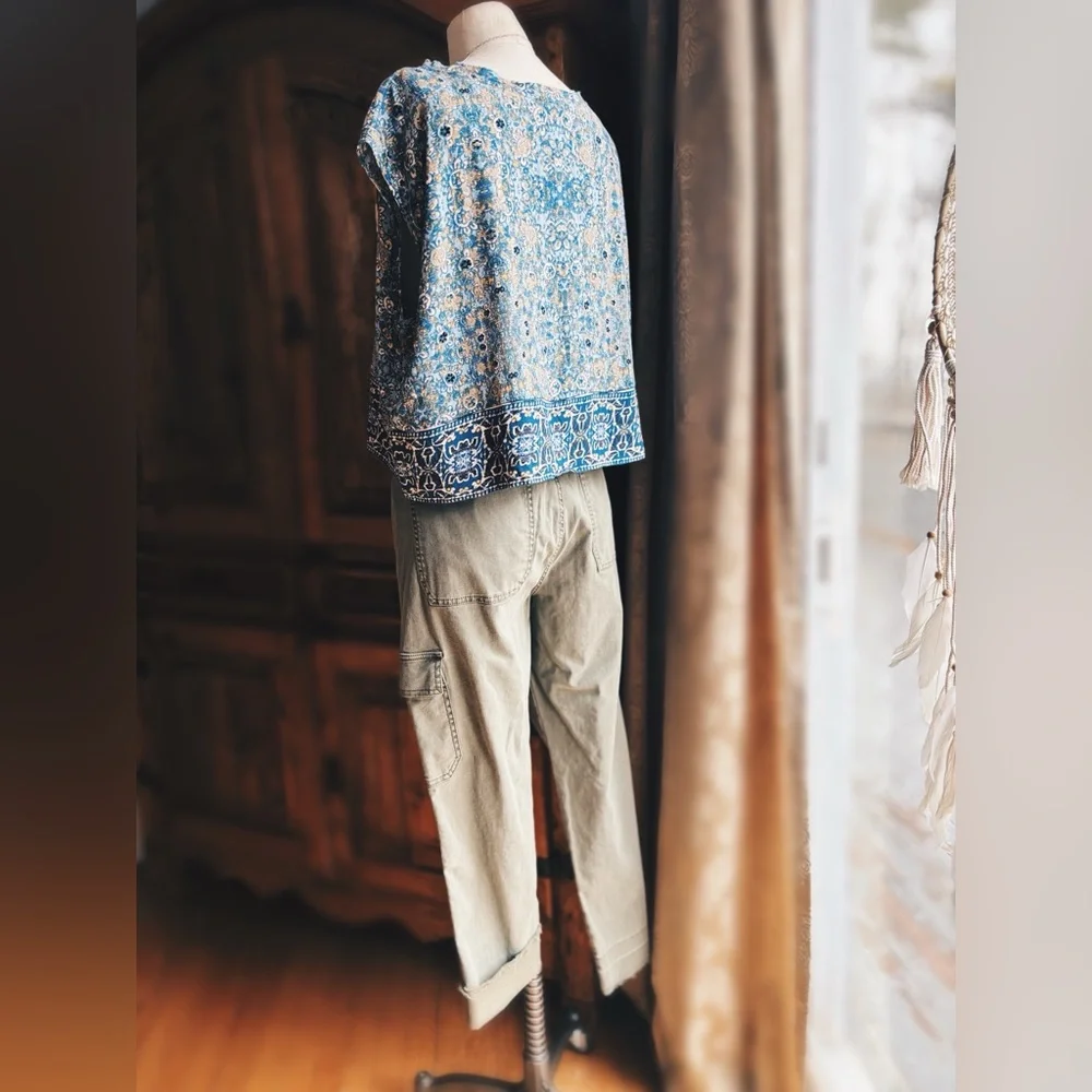 Free People Oversized XS Blue Floral Boxy Tank - NWOT - Raw Edge Detail - Picture 9 of 12